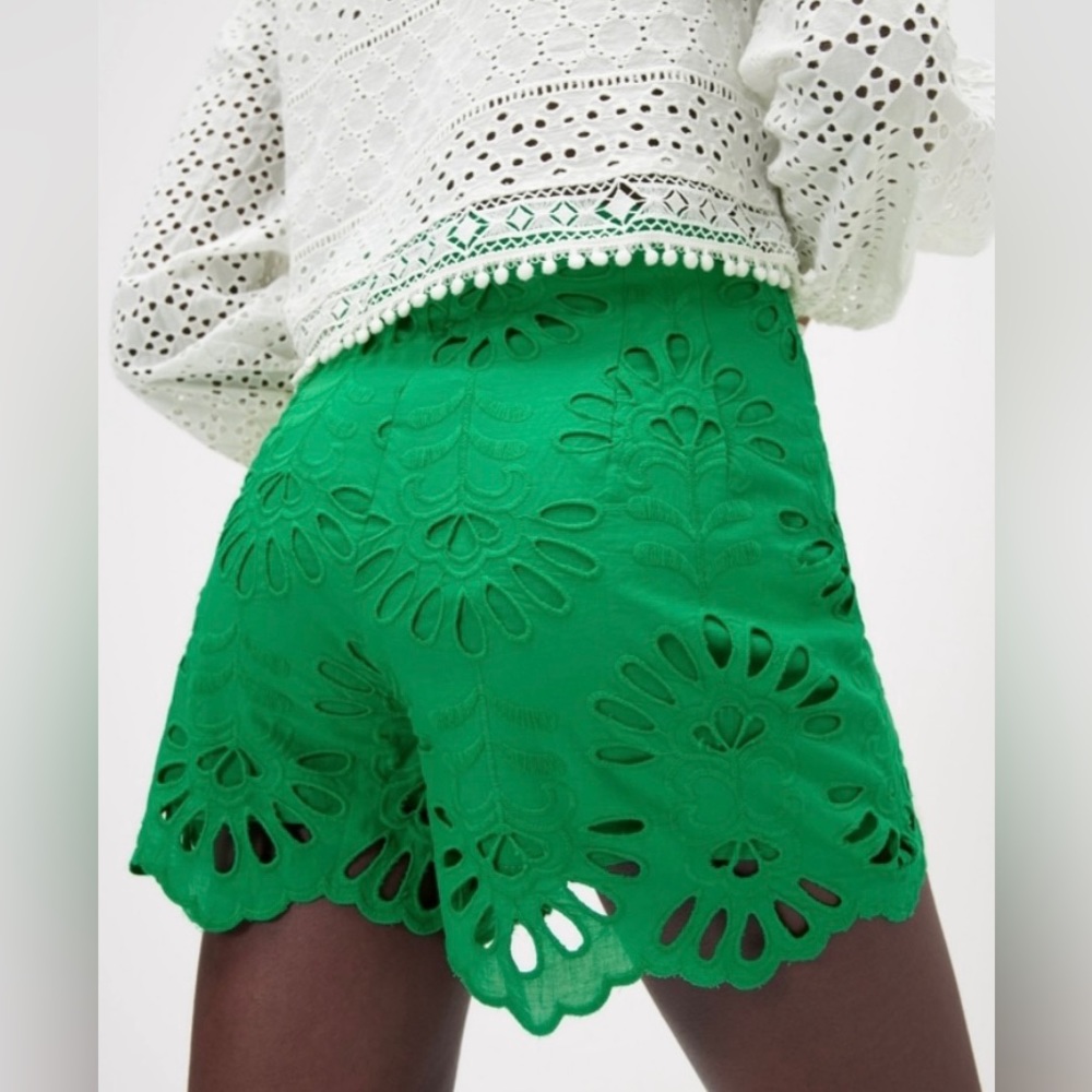 Zara Embroidered Eyelet Shorts High Waisted Emerald Green Bloggers Fav Size XS - Picture 3 of 12
